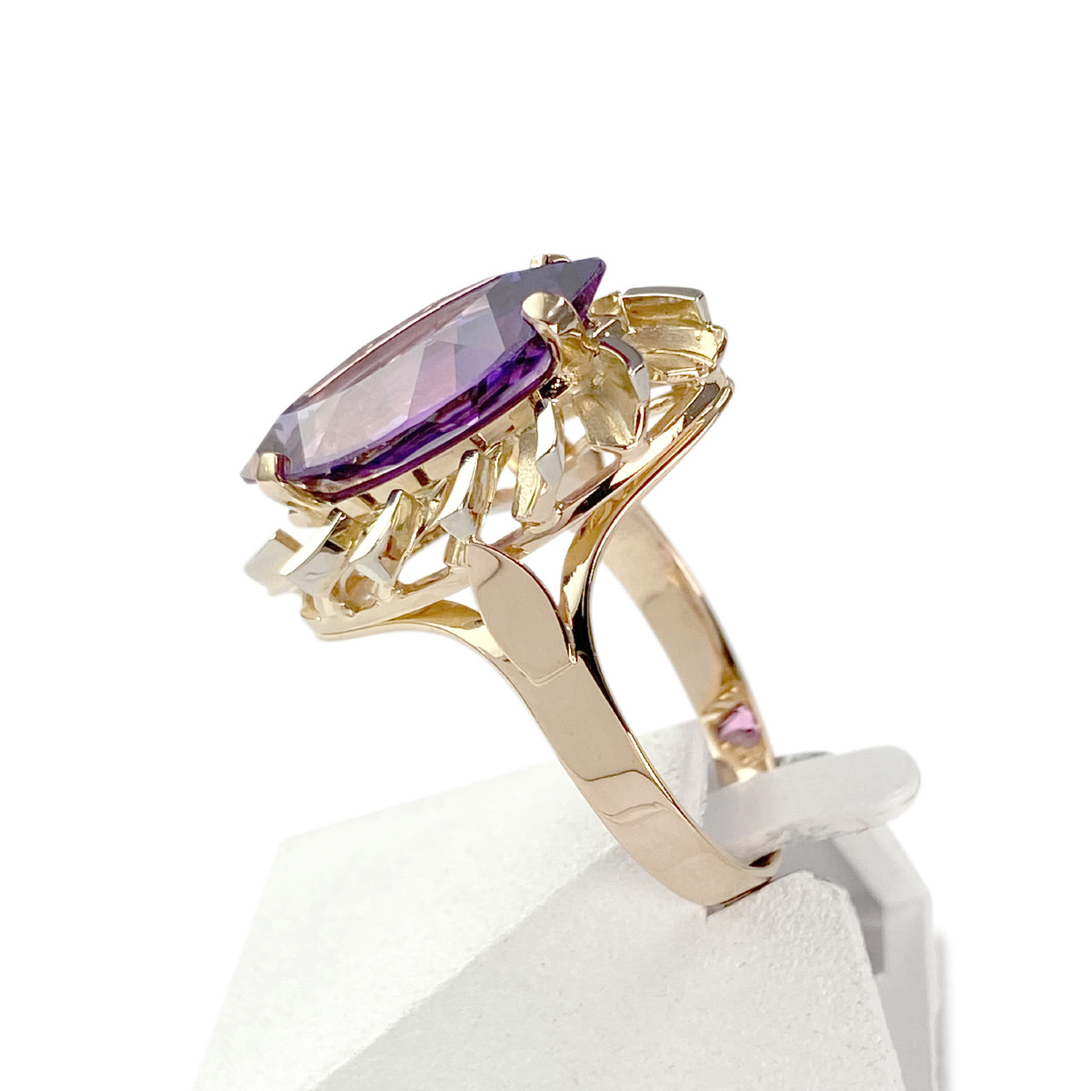 Bague d'occasion or 750 jaune 2tons corindon synthétique - vue 2