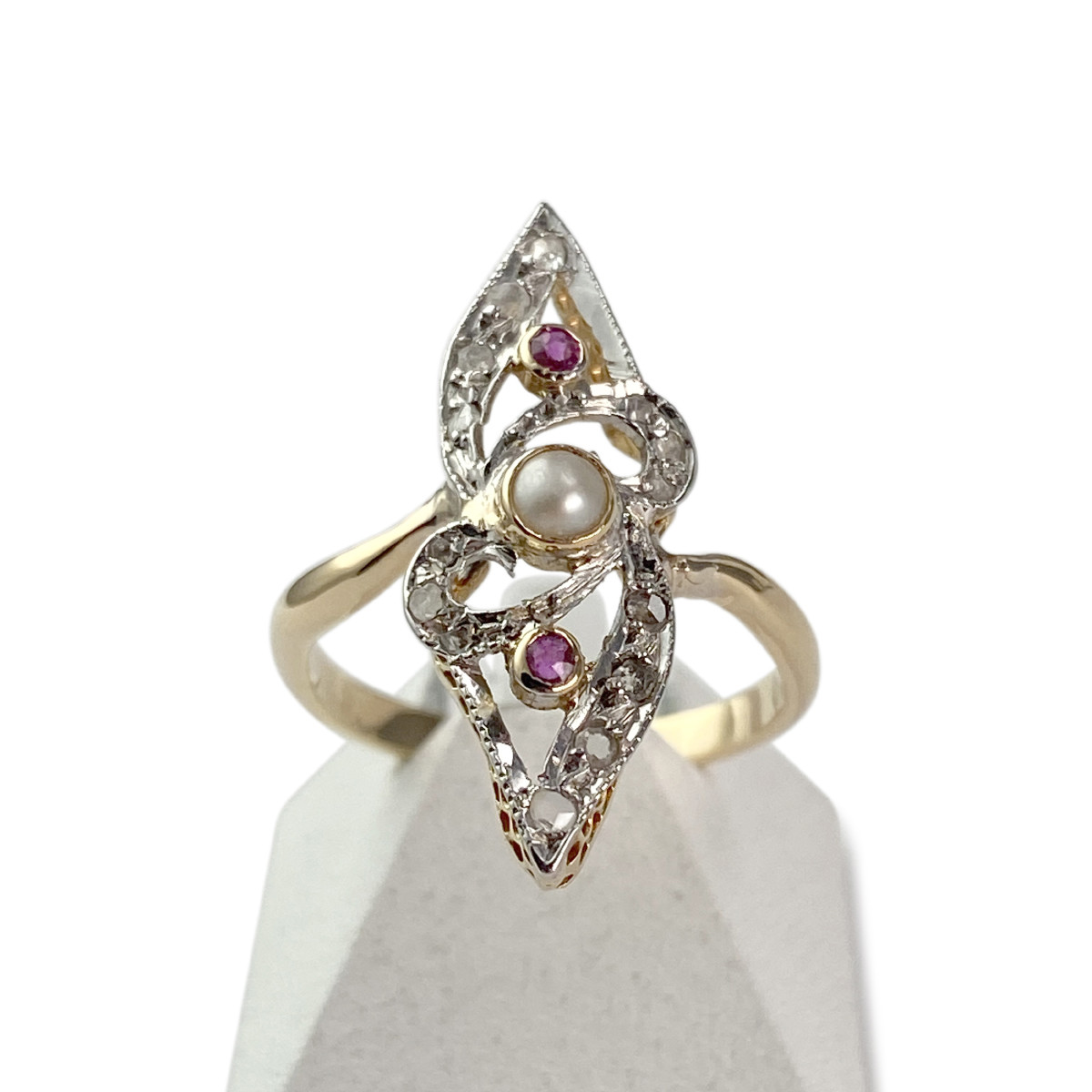 Bague d'occasion 2ors 750 diamants perle et rubis