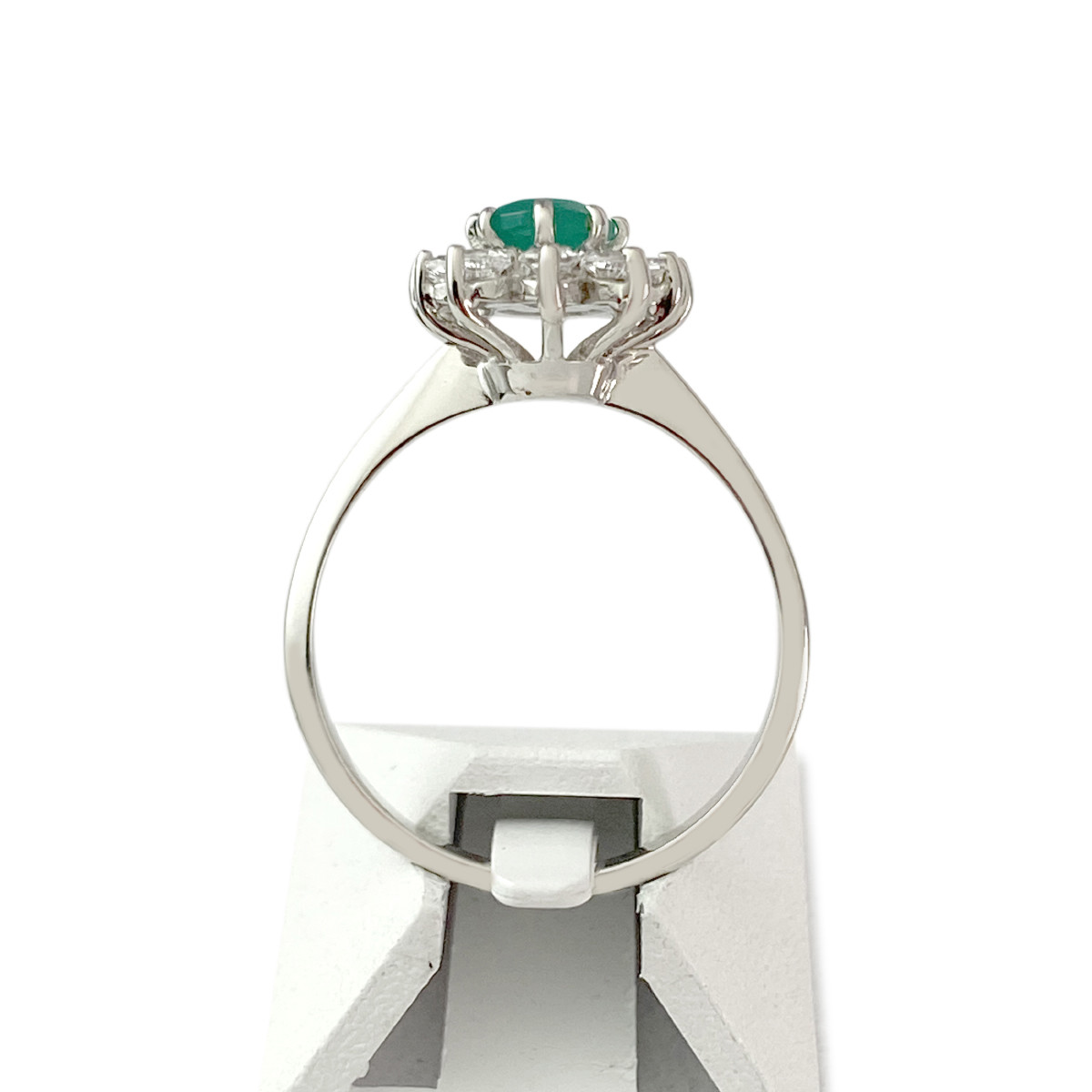 Bague d'occasion or 750 blanc calcédoine teintée verte zirconias - vue 3