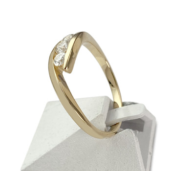 Tweedehands gouden ring 750 gele diamanten