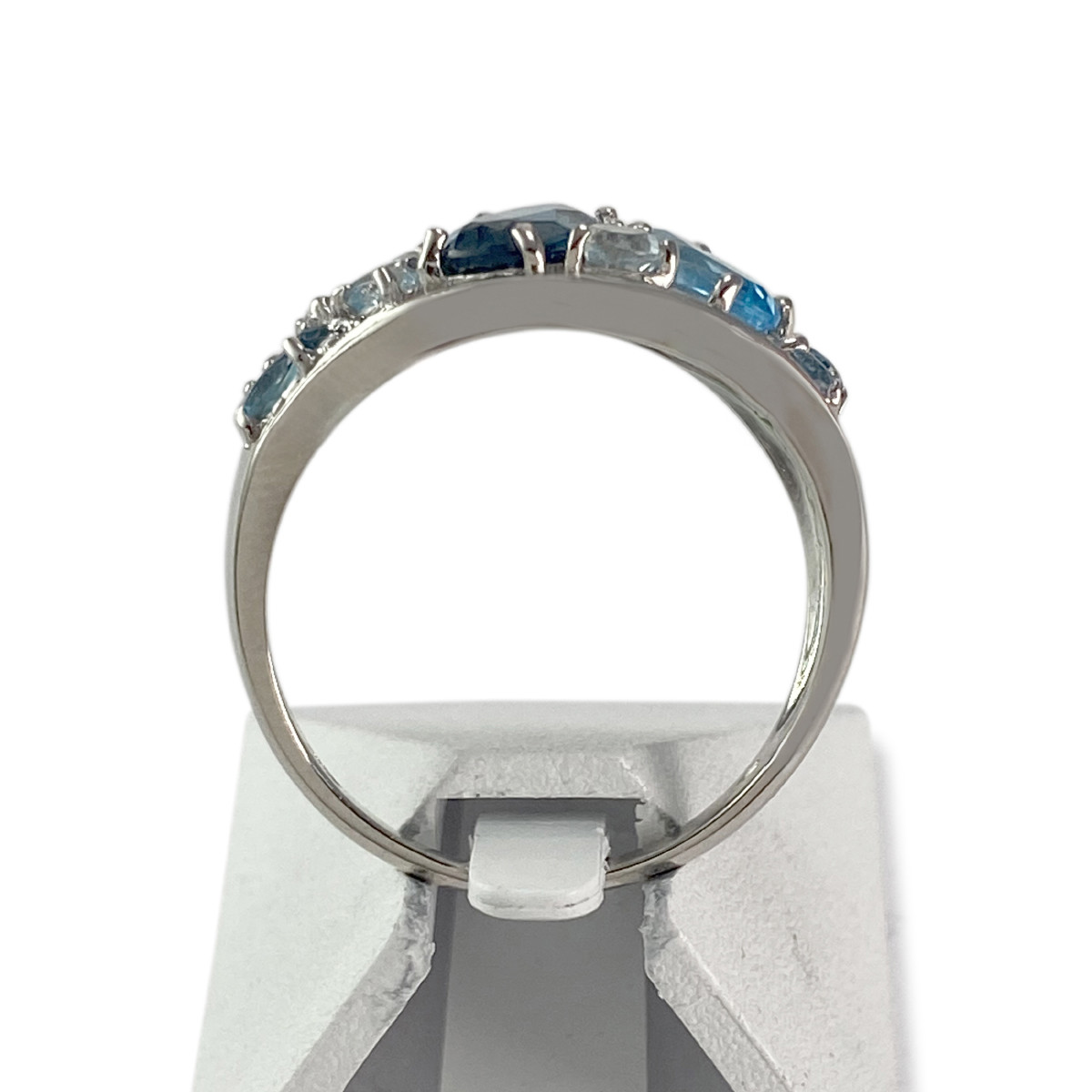 Bague d'occasion or blanc 375 topazes bleues traitées - vue 3