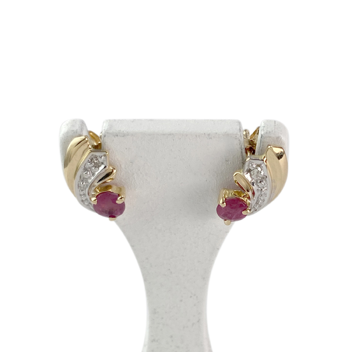 Boucles d'oreilles clous d'occasion or 750 2 tons rubis diamants