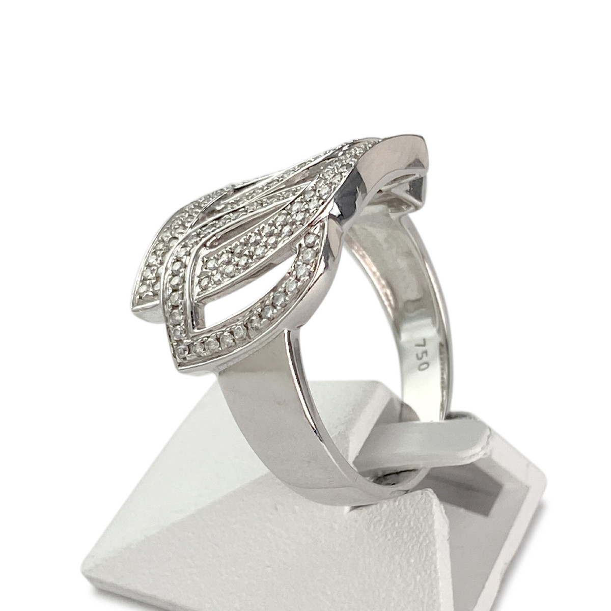 Bague d'occasion or 750 blanc diamants - vue 2