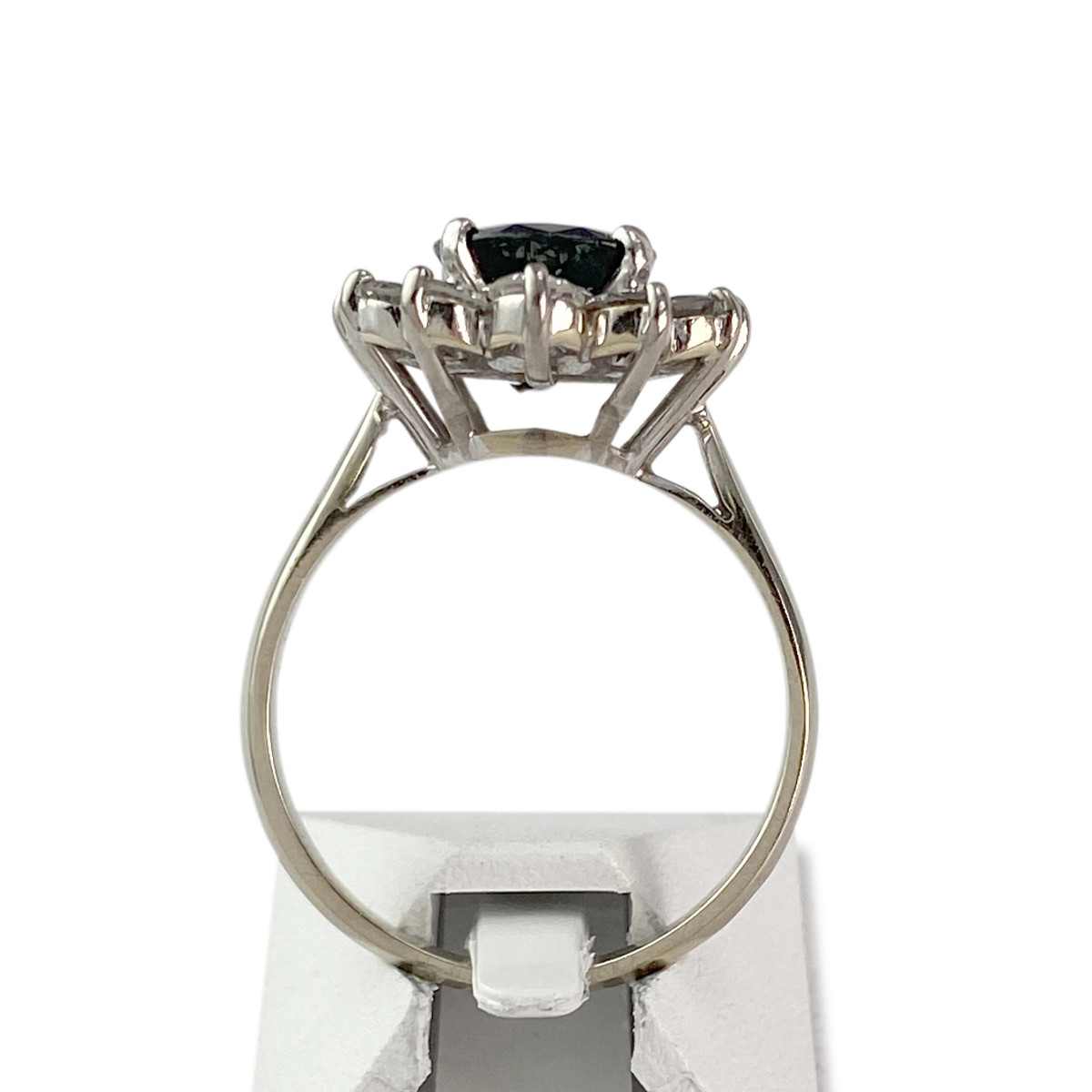 Bague d'occasion or 750 blanc saphir diamants - vue 3