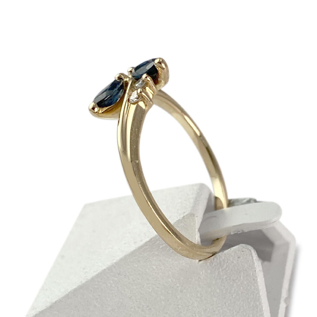 Bague d'occasion or 750 jaune diamants saphirs - vue 2