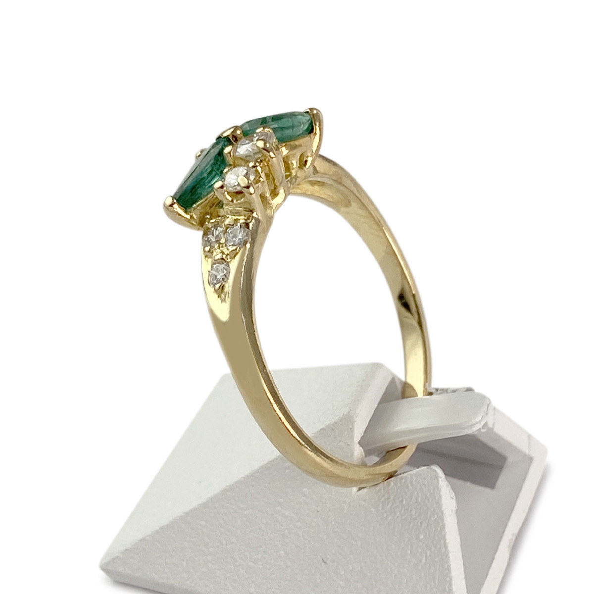Bague d'occasion or 750 jaune émeraudes diamants - vue 2
