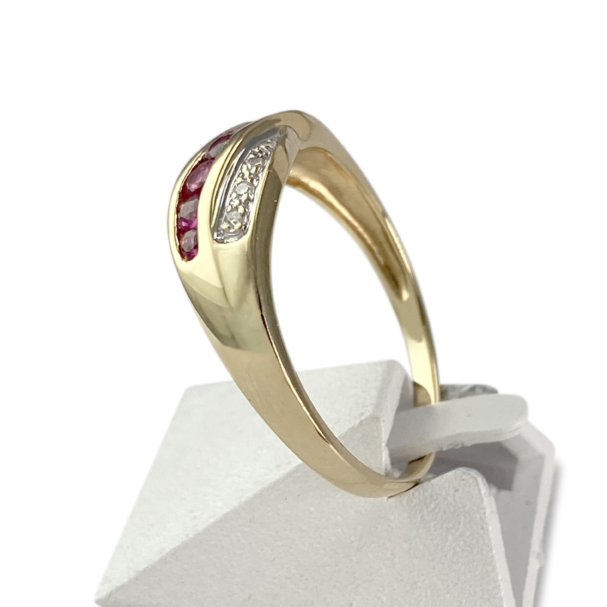 Bague d'occasion or 750 jaune et rhodié rubis diamants - vue 2