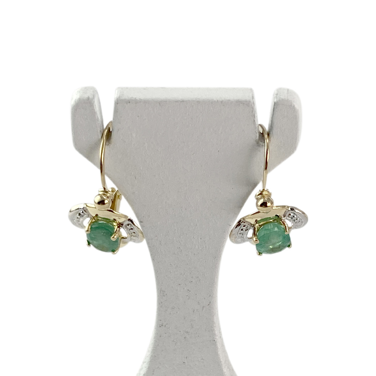 Boucles d'oreilles d'occasion or 750 jaune et rhodié émeraudes