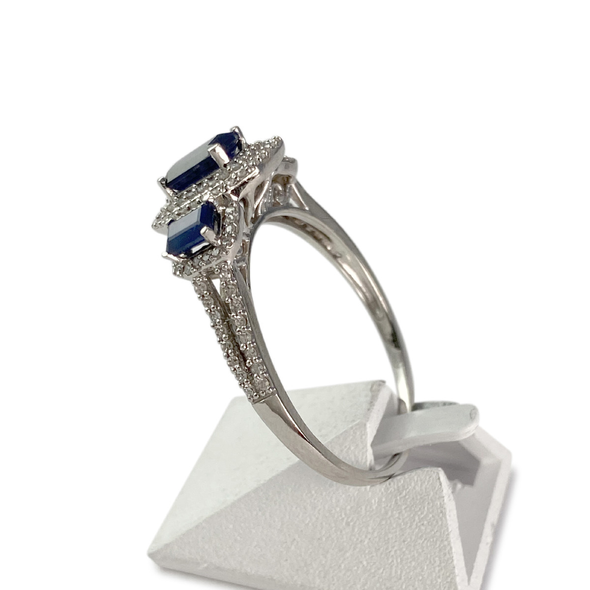 Bague d'occasion or 750 blanc Saphirs et Diamants - vue 2