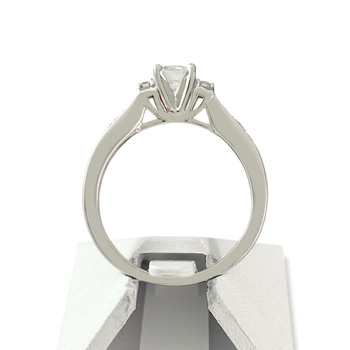 Second-hand gold 750 white diamond ring