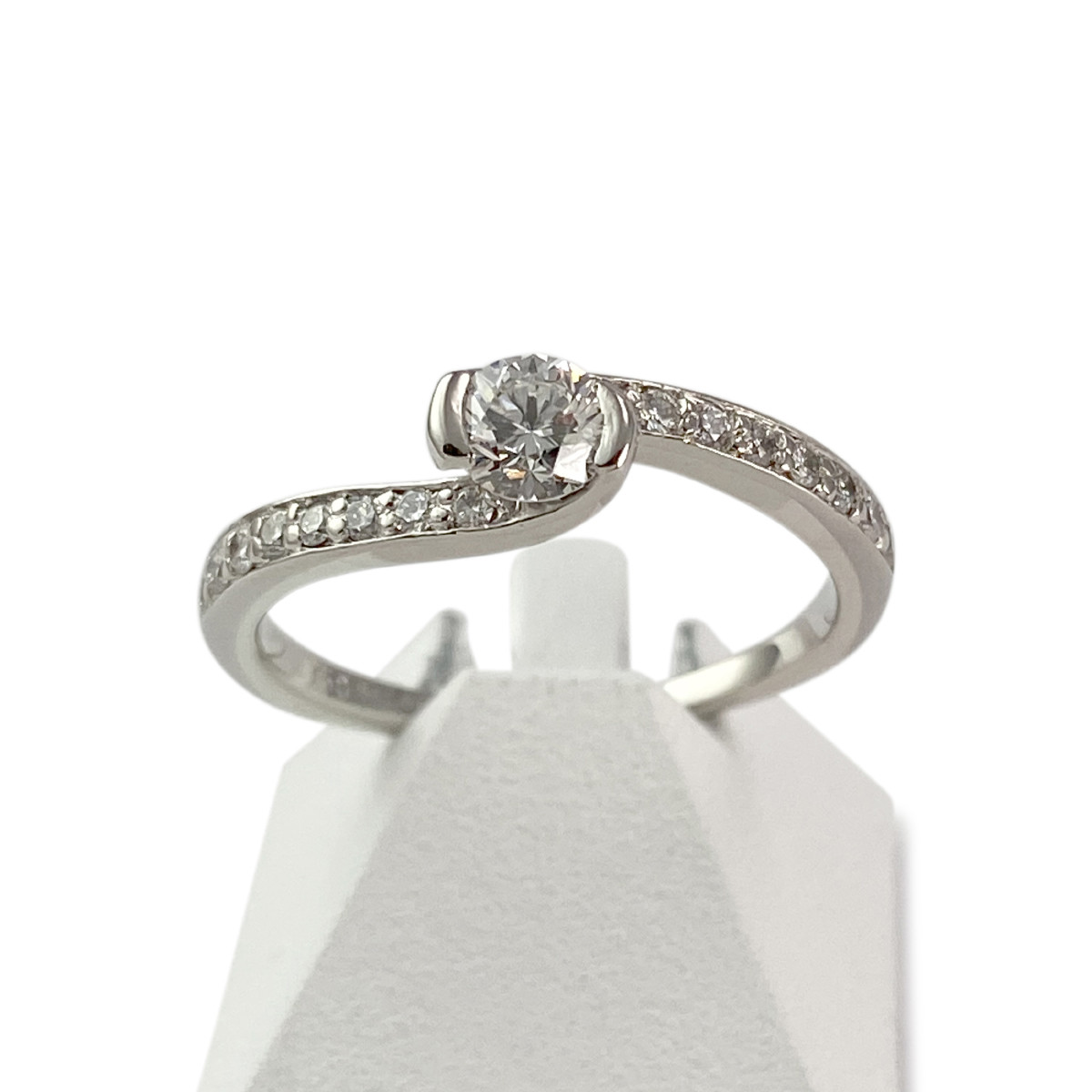 Bague d'occasion or 750 blanc diamants