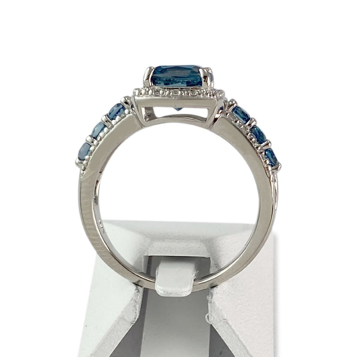 Bague d'occasion or 375 blanc pierres fines diamants - vue 3
