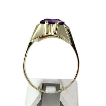 Tweedehands ring in 585 geelgoud met synthetisch korund