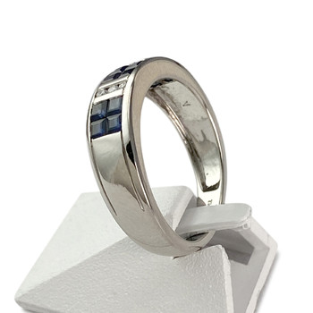 Tweedehands goud 750 witte saffieren diamanten ring