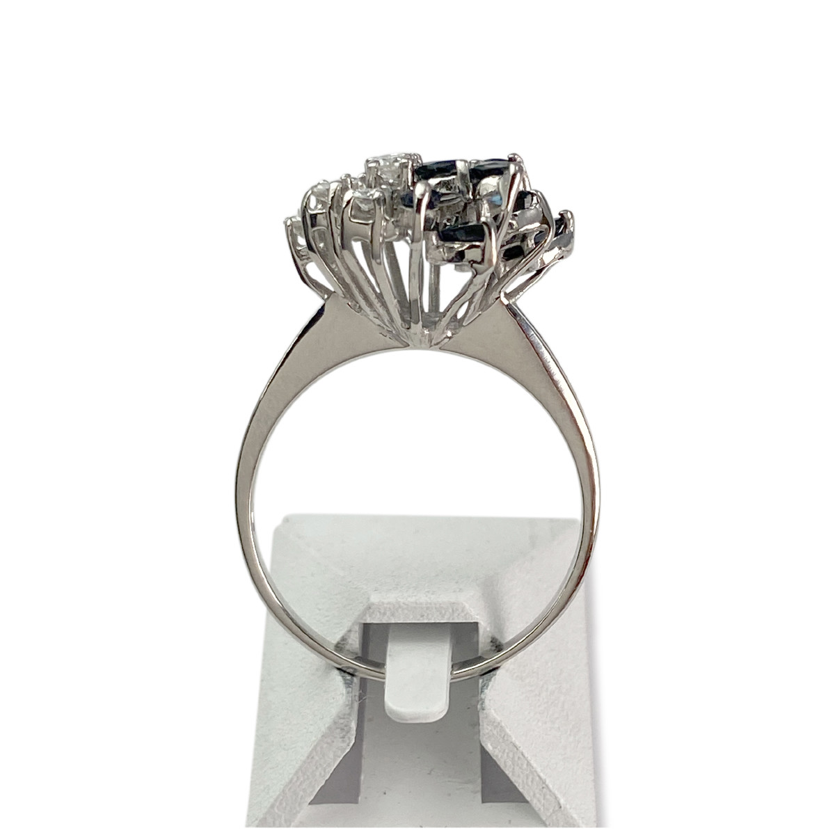 Bague d'occasion or 750 blanc diamants saphirs - vue 3