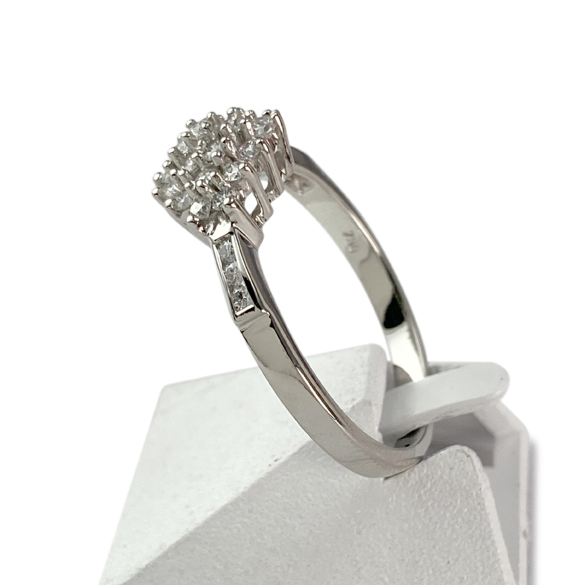 Bague d'occasion or 750 blanc diamants - vue 2