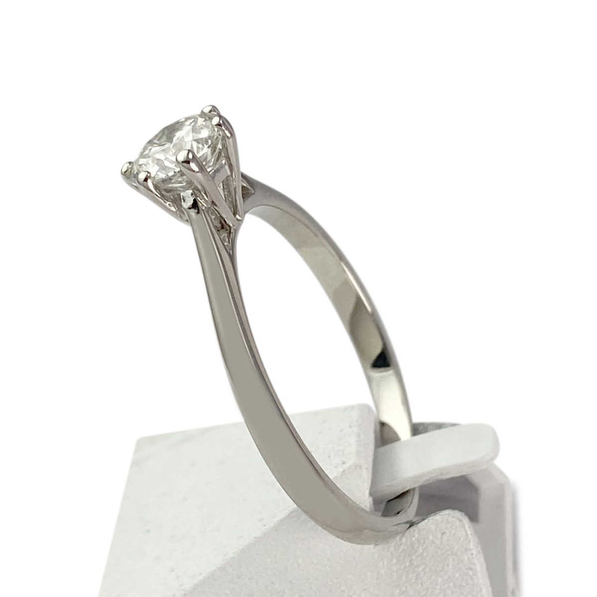Solitaire d'occasion or 750 blanc diamant - vue 2