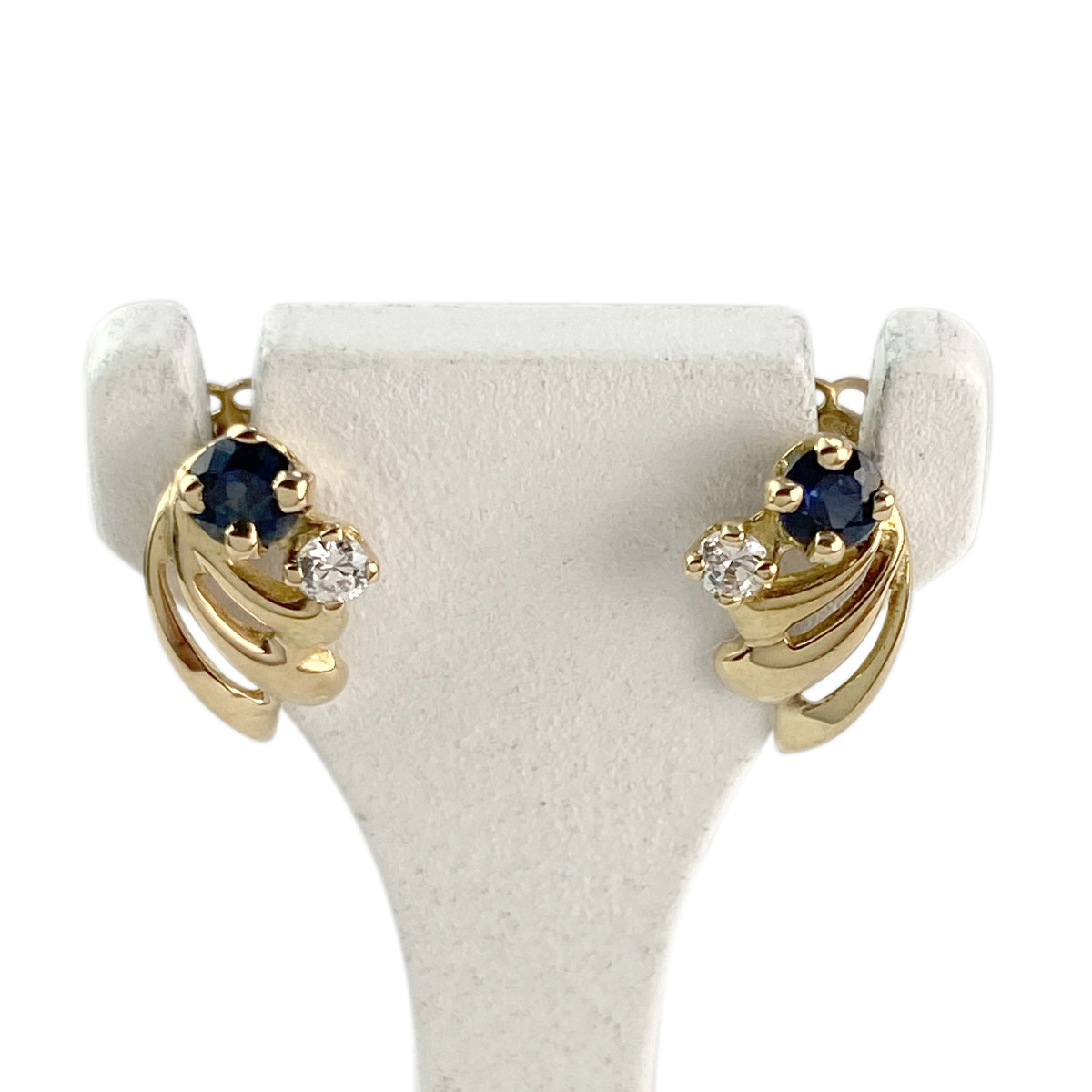 Boucles d'oreilles clous d'occasion or 750 jaune saphirs zirconias