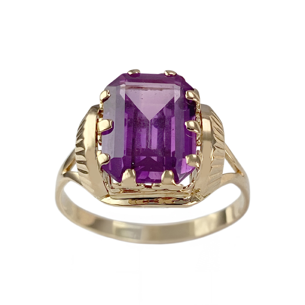 Bague d'occasion or 750 jaune corindon synthétique