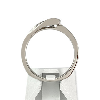 Second-hand ring in 585 white gold with green and white diamonds