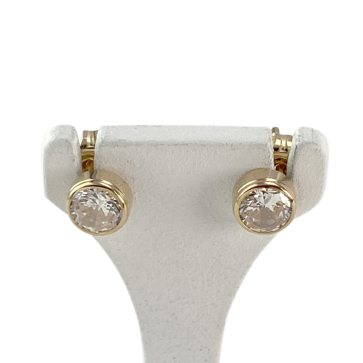 Boucles d'oreilles clous d'occasion or 750 jaune zirconias