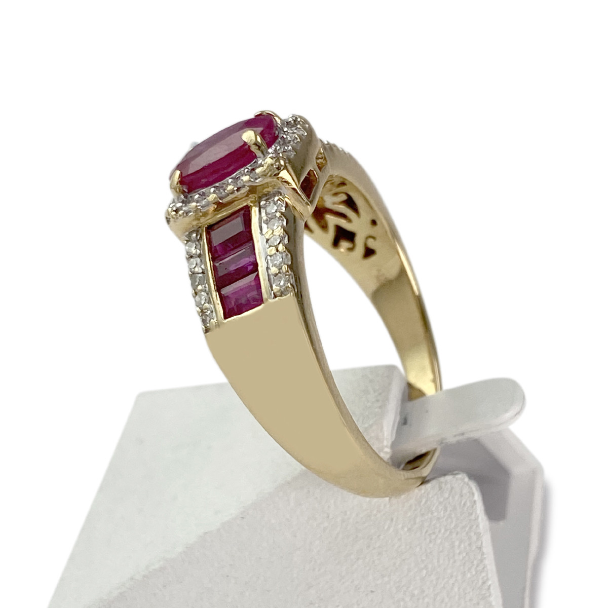 Bague d'occasion or 2 tons rubis diamants - vue 2