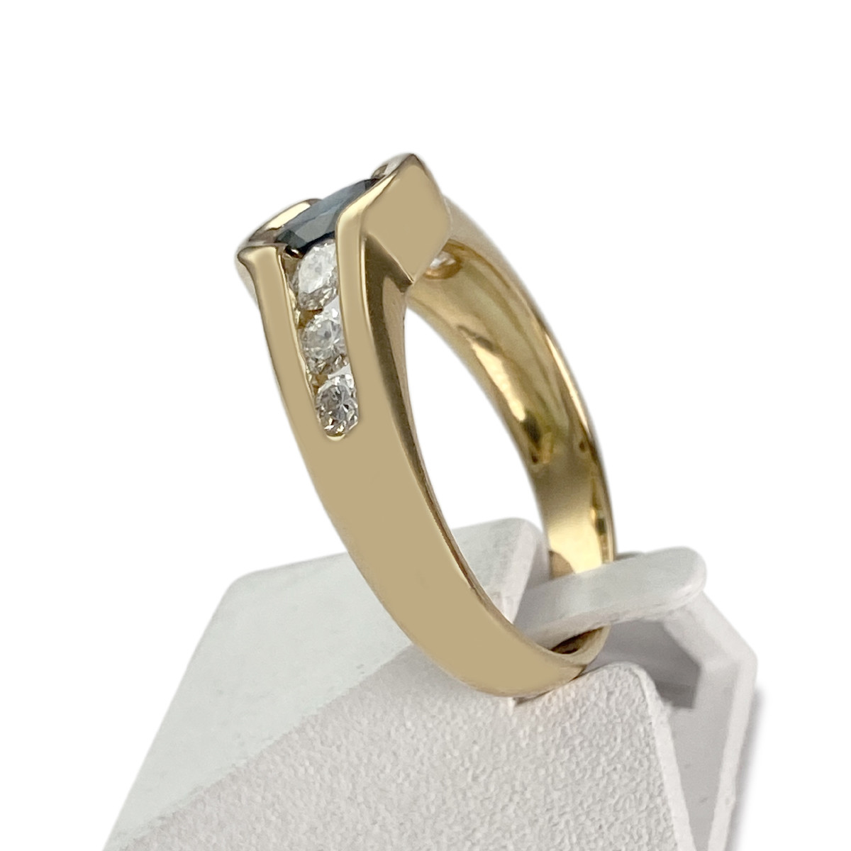 Bague d'occasion or 750 jaune saphir diamants - vue 2
