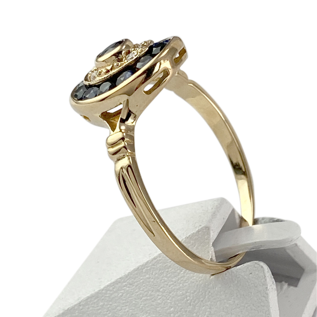 Bague d'occasion or 750 jaune saphirs diamants - vue 2