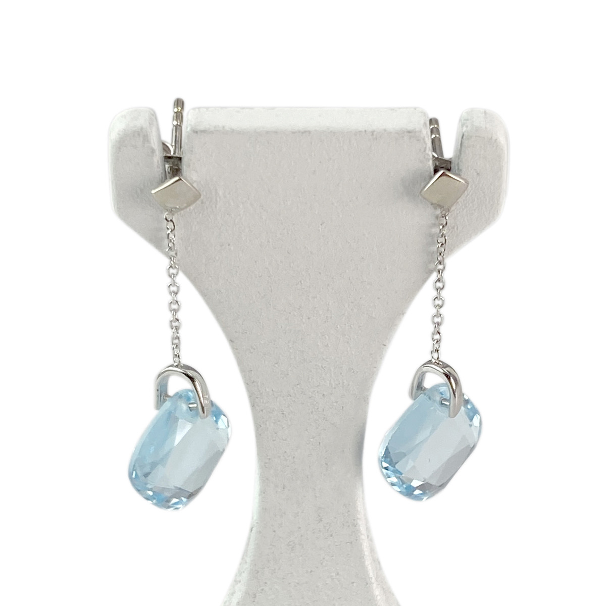 Boucles d'oreilles d'occasion or 750 blanc topazes bleues traitées