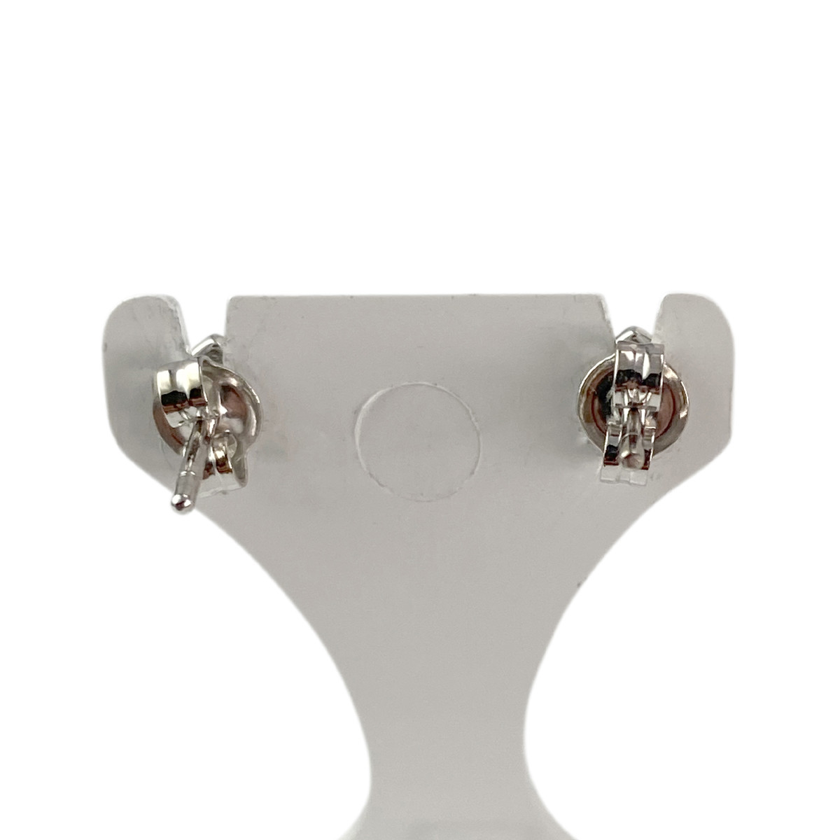 Boucles d'oreilles clous d'occasion or 375 blanc saphirs diamants - vue 3