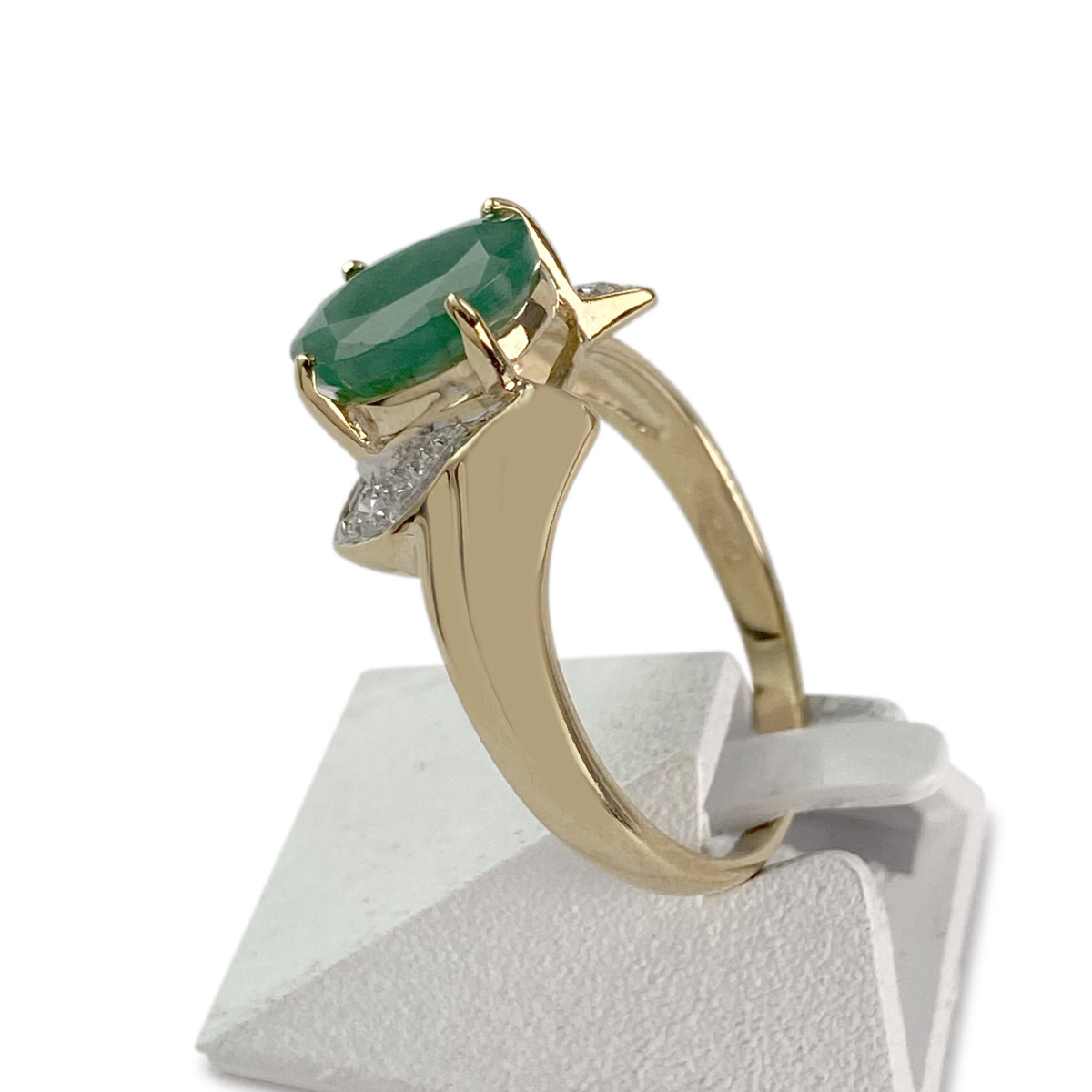 Bague d'occasion or 585 2 tons émeraude diamants - vue 2
