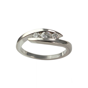 Second-hand gold ring 750 white diamonds