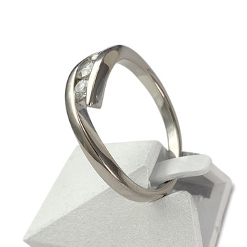 Second-hand gold ring 750 white diamonds