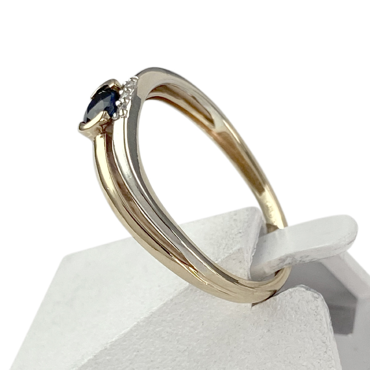 Bague d'occasion 2 ors 375 saphir diamants - vue 2