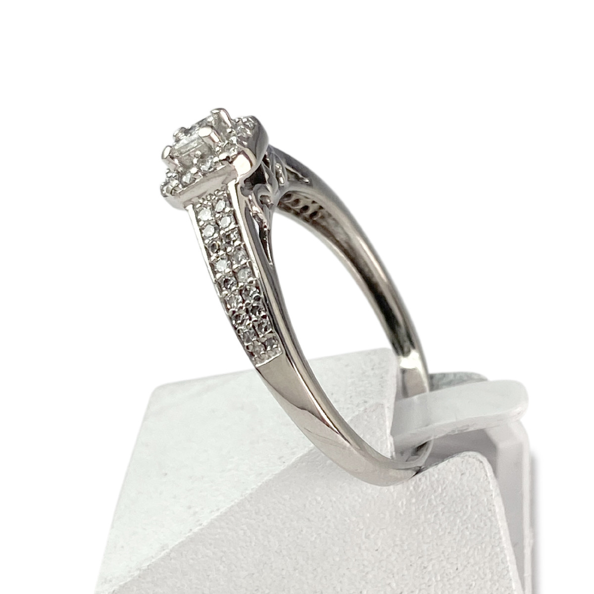 Bague d'occasion or 750 blanc diamants - vue 2