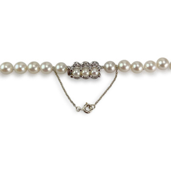 Second-hand necklace in gold 750 white japanese cultured pearls diamonds 51 cm