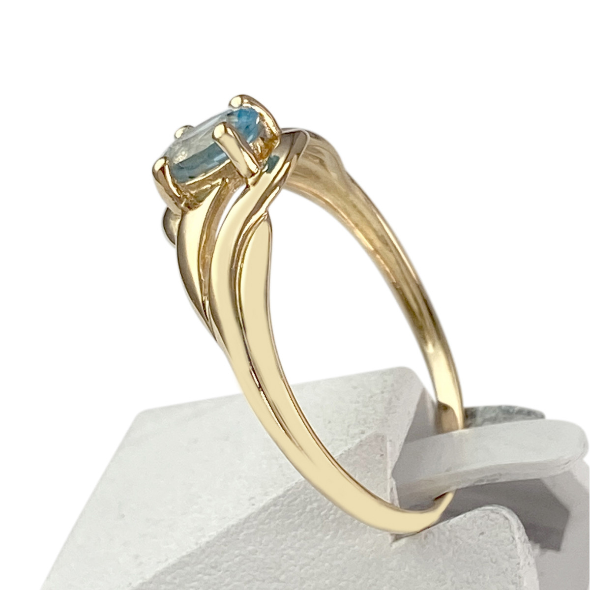 Bague d'occasion or 750 jaune topaze traitée sky blue - vue 2