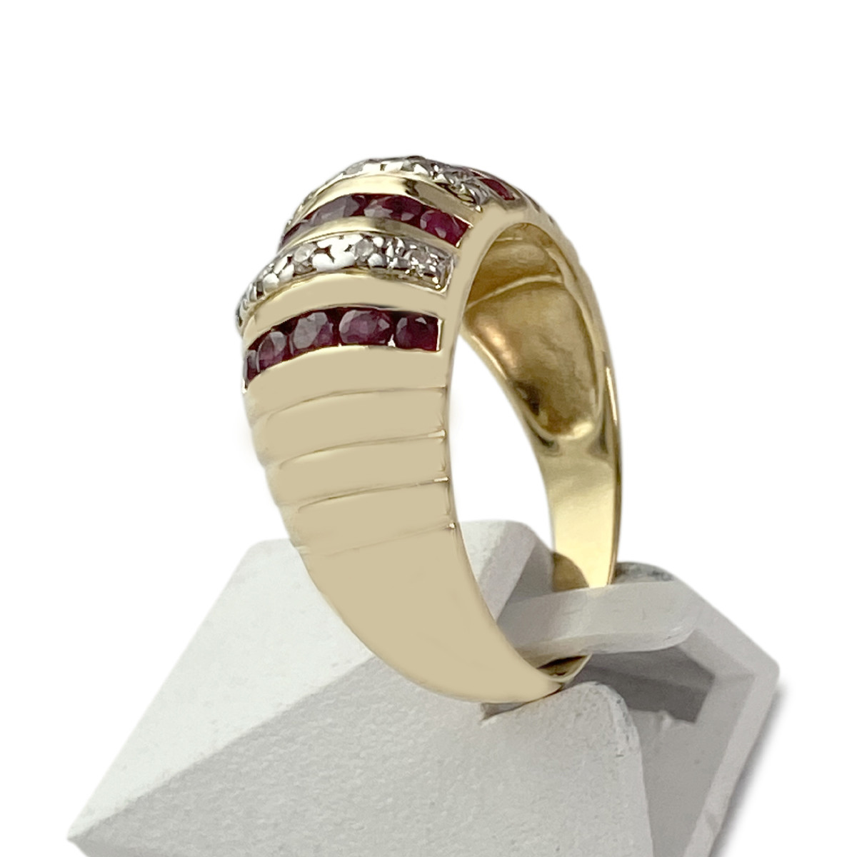 Bague d'occasion or 750 jaune diamants rubis - vue 2