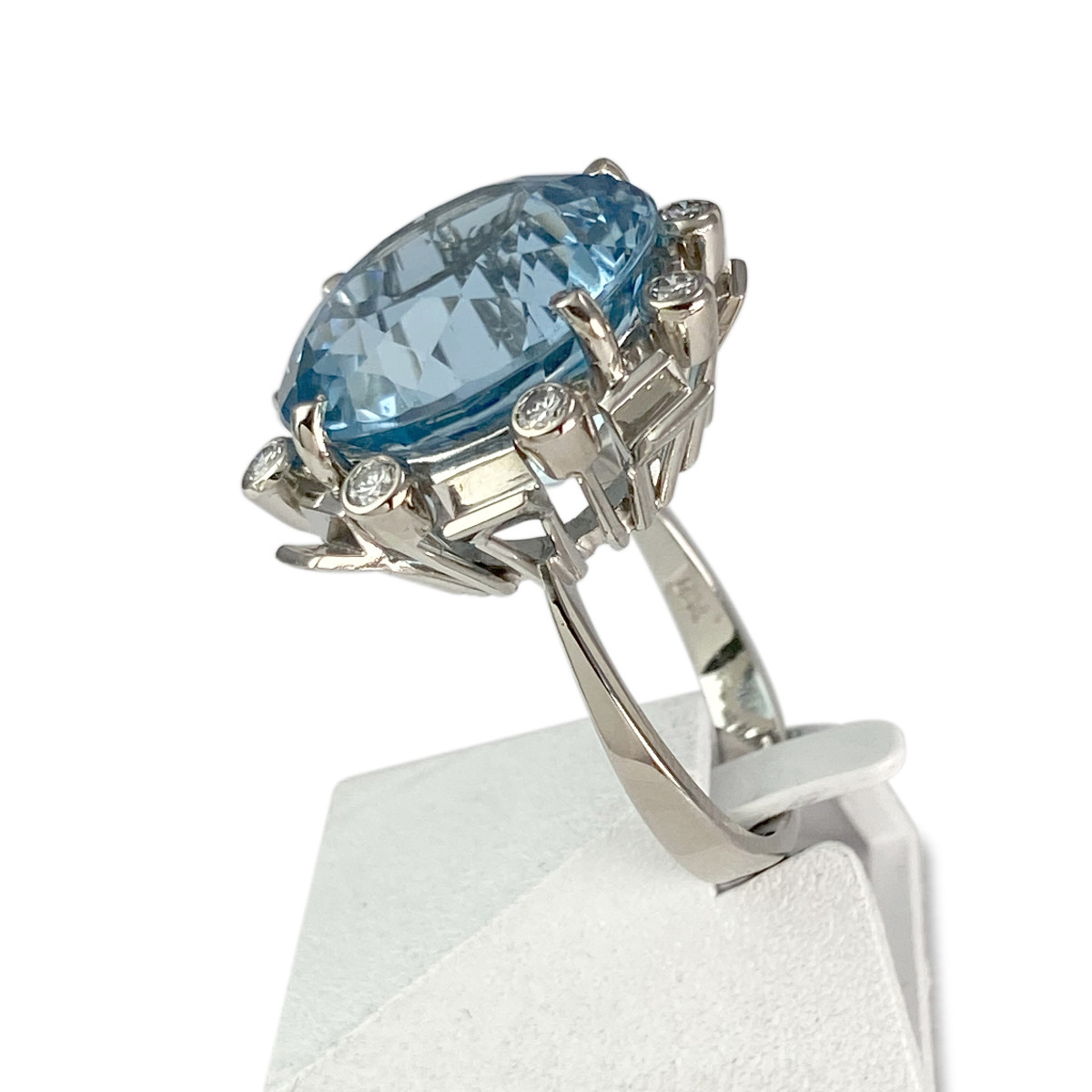 Bague d'occasion or 750 blanc aigue marine diamants - vue 2