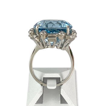 Second hand gold 750 white aquamarine diamonds ring