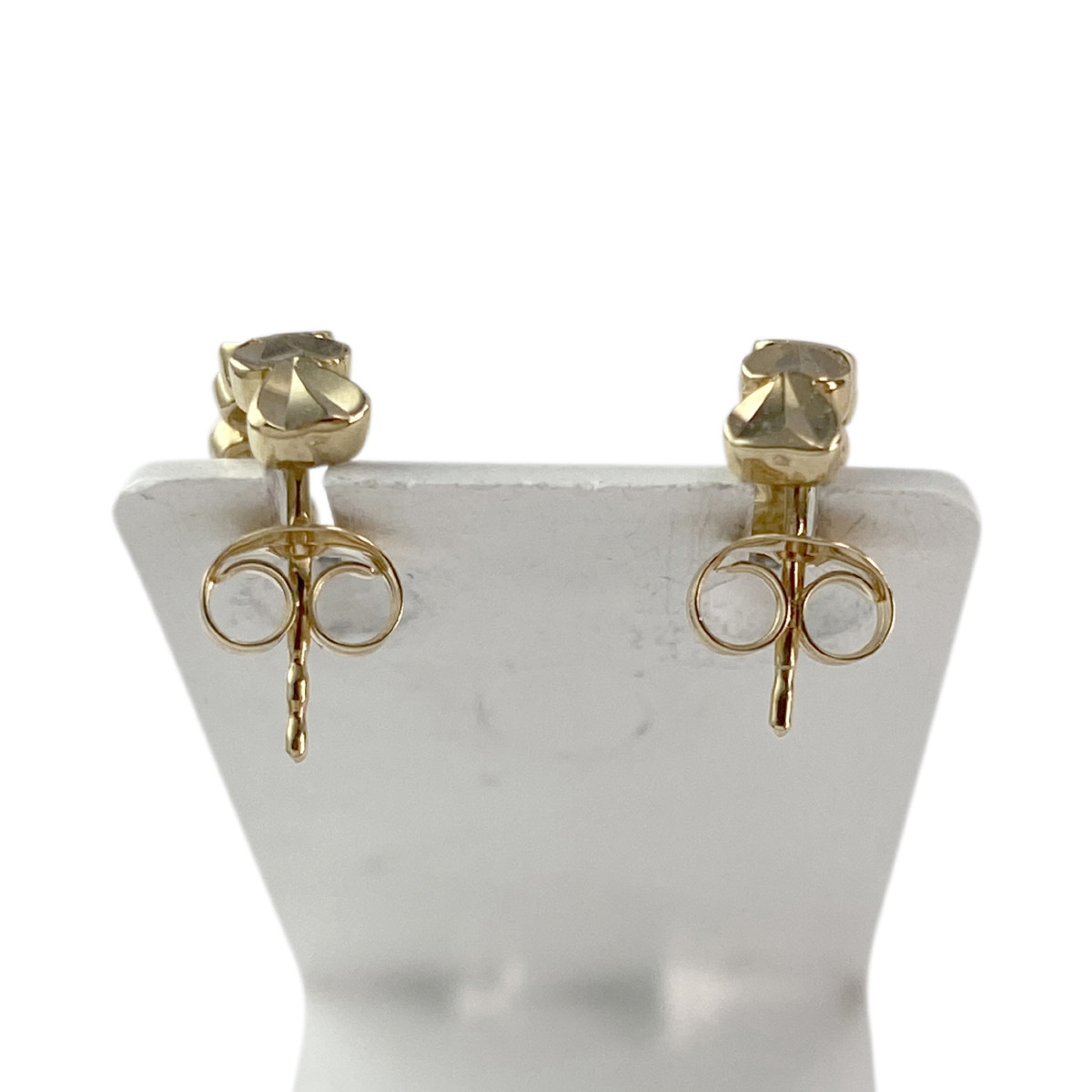 Boucles d'oreilles clous d'occasion or 375 jaune - vue 3
