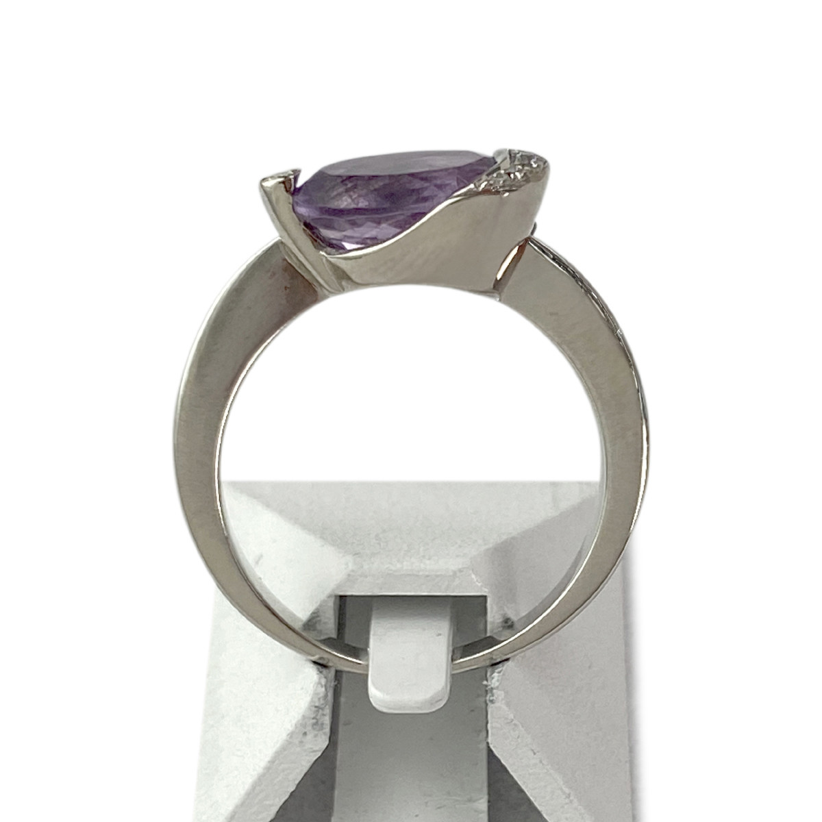 Bague d'occasion or 750 blanc amethyste diamants - vue 3