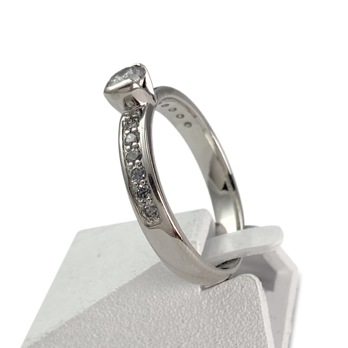 Bague d'occasion or 750 blanc diamants - vue 2