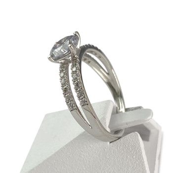 Tweedehands gouden ring 375 witte zirkonia's