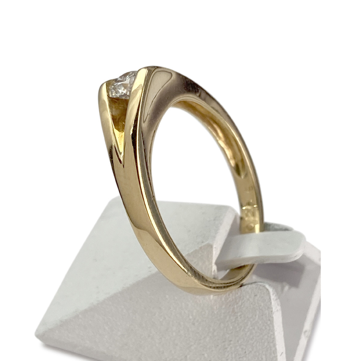 Solitaire d'occasion or 750 jaune diamant - vue 2