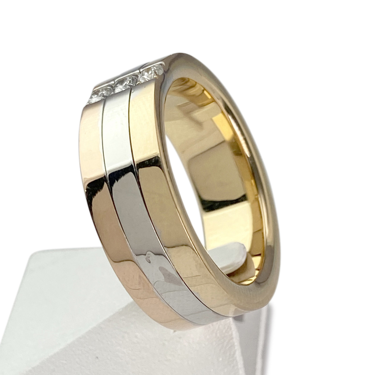 Bague d'occasion 3 ors 750 diamants - vue 2