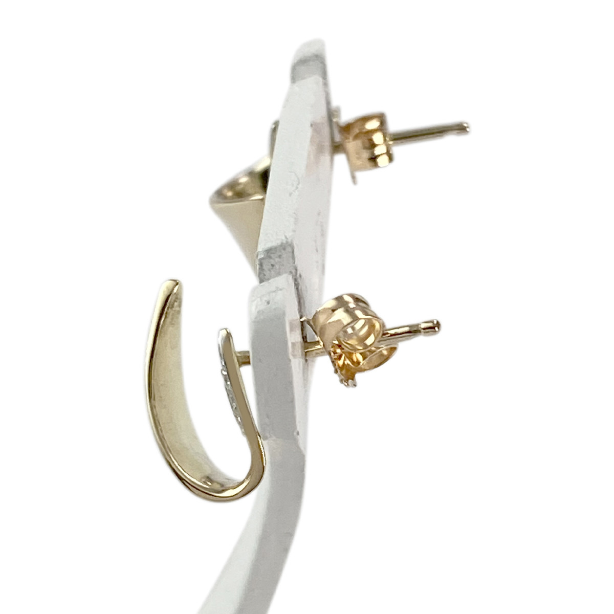 Boucles d'oreilles clous d'occasion or 750 2 tons diamants - vue 2