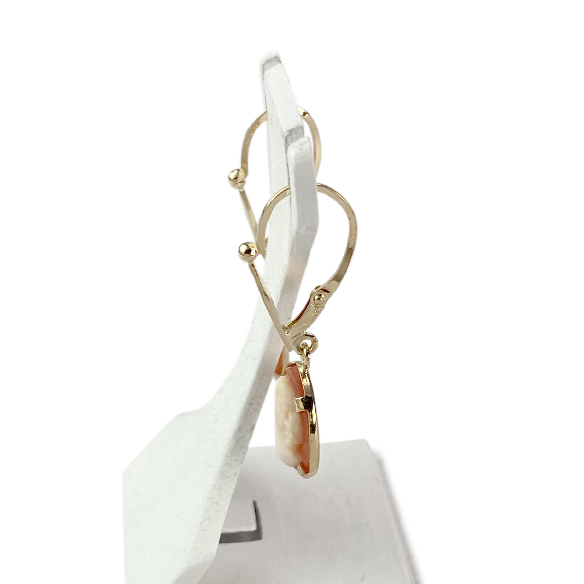 Boucles d'oreilles pendants d'occasion or 750 jaune camée coquille - vue 2