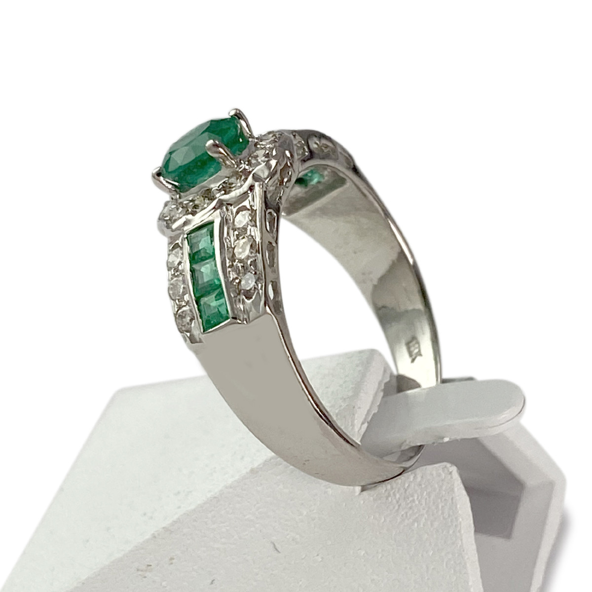Bague d'occasion or 750 jaune emeraude diamant - vue 2