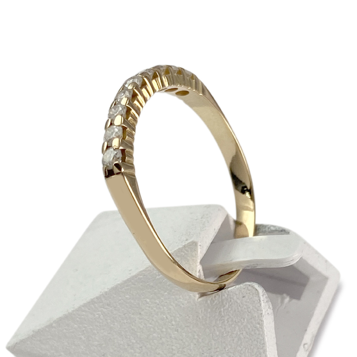 Bague d'occasion or 750 jaune demi-tour diamants - vue 2